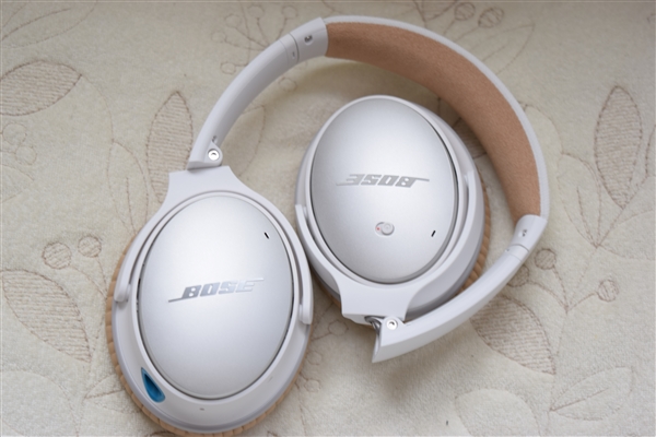 Bose® QuietComfort® 25 Acoustic Noise Cancelling headphones 1