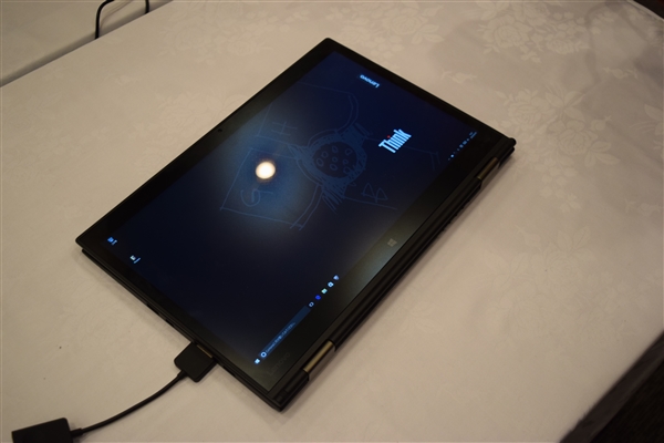 ThinkPad X1 Yoga タブレット